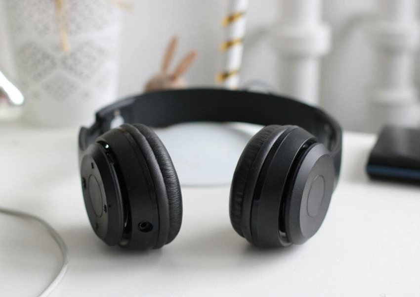 Best Noise-Canceling Headphones for Work and Travel